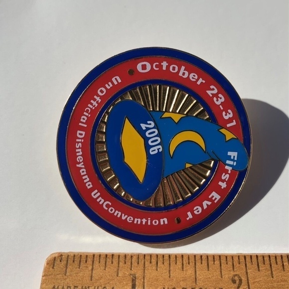 Unofficial Disneyana Fan Club DFC Convention Pin 2006 WDW Walt Disney LE Pin 2" - Picture 3 of 4